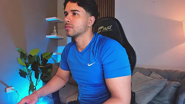 Snapshot of liam_collins21 chatting on 7, 3, 2026 liam collins21 online show from 7, 3, 2026