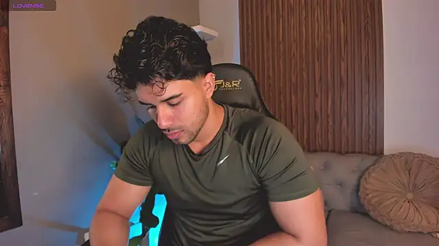 Snapshot of liam_collins21 chatting on 8, 3, 2026 liam collins21 online show from 8, 3, 2026