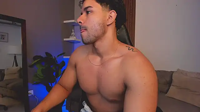 Snapshot of liam_collins21 chatting on 14, 3, 2026 liam collins21 online show from 14, 3, 2026