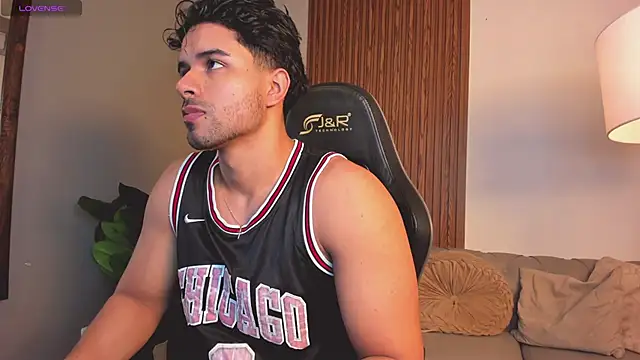 Snapshot of liam_collins21 chatting on 25, 3, 2026 liam collins21 online show from 25, 3, 2026