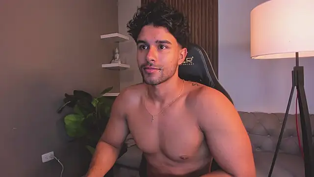 Snapshot of liam_collins21 chatting on 13, 4, 2026 liam collins21 online show from 13, 4, 2026