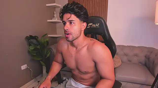 Snapshot of liam_collins21 chatting on 16, 4, 2026 liam collins21 online show from 16, 4, 2026