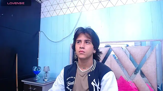 Snapshot of alex_477 chatting on 8, 3, 2025 alex 477 online show from 8, 3, 2025