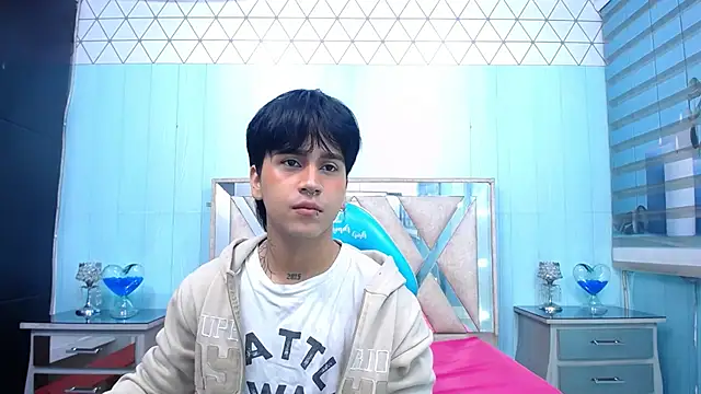 Snapshot of alex_477 chatting on 14, 10, 2025 alex 477 online show from 14, 10, 2025