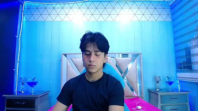 Snapshot of alex_477 chatting on 20, 10, 2025 alex 477 online show from 20, 10, 2025