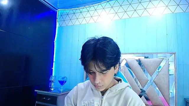 Snapshot of alex_477 chatting on 10, 11, 2025 alex 477 online show from 10, 11, 2025