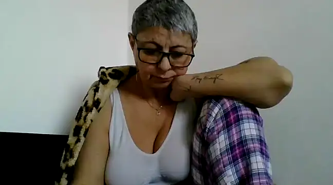 roseblak42 online show from 20, 2, 2025