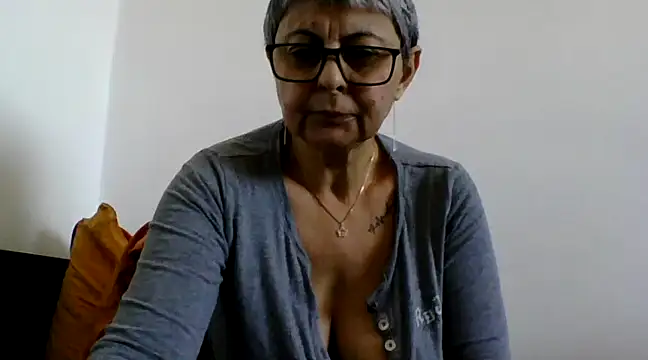 roseblak42 online show from 22, 3, 2025