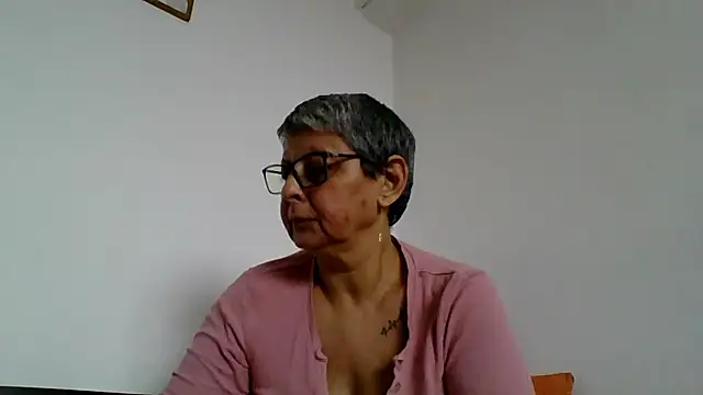 roseblak42 online show from 11, 1, 2026