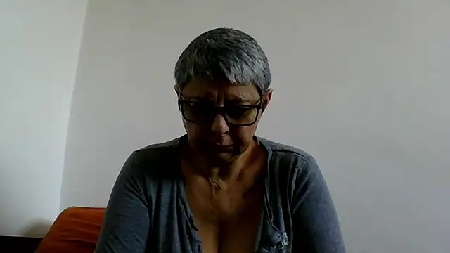 roseblak42 online show from 12, 1, 2026