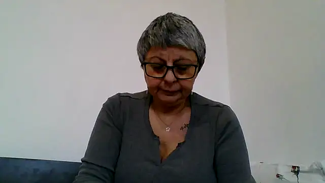 roseblak42 online show from 6, 2, 2026