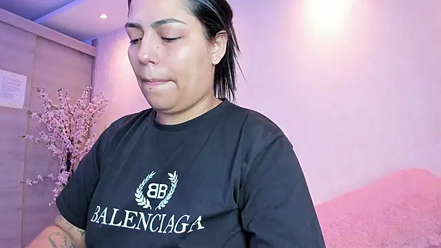 kiana cream online show from 11, 10, 2025