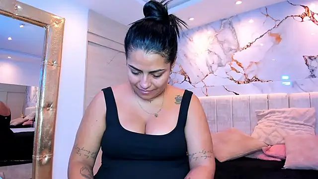 kiana cream online show from 13, 4, 2026