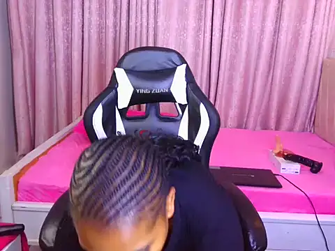 Snapshot of Pretty-shally chatting on 26, 2, 2026 Pretty-shally online show from 26, 2, 2026