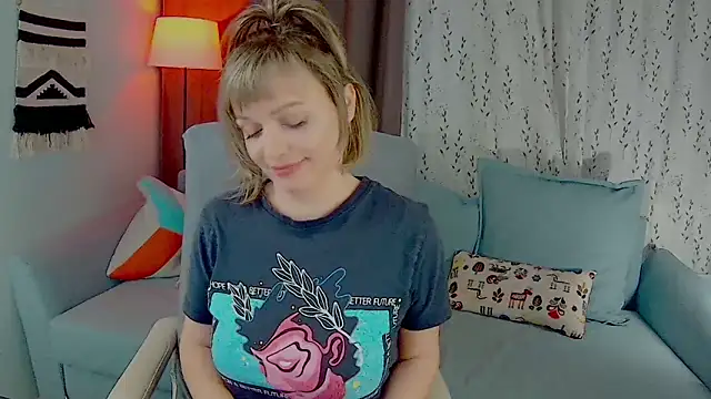 Snapshot of NandiSmile chatting on 27, 2, 2026 NandiSmile online show from 27, 2, 2026