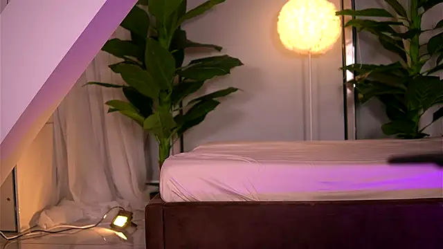 Snapshot of KaylaBray chatting on 25, 11, 2025 KaylaBray online show from 25, 11, 2025