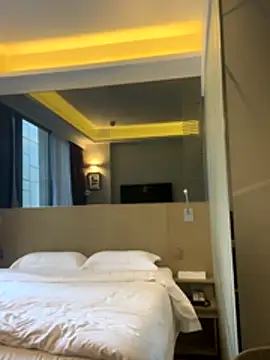 Snapshot of cokezero1668 chatting on 14, 11, 2025 cokezero1668 online show from 14, 11, 2025