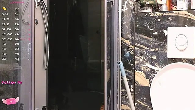 Snapshot of LaraSkinny chatting on 27, 3, 2026 LaraSkinny online show from 27, 3, 2026