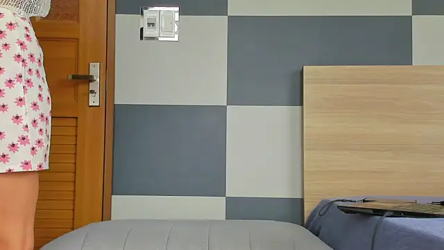 Snapshot of Kiera_Thomas chatting on 4, 12, 2025 Kiera Thomas online show from 4, 12, 2025