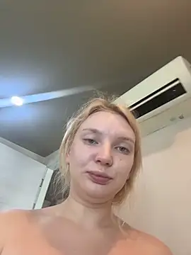 Snapshot of AmmyHot chatting on 12, 4, 2026 AmmyHot online show from 12, 4, 2026