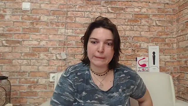 Amelia Kiss  online show from 25, 10, 2025