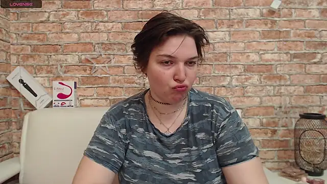 Amelia Kiss  online show from 5, 3, 2026