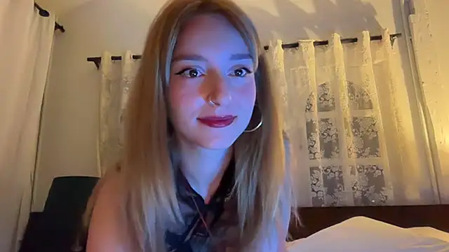 Snapshot of SirenaBelle chatting on 21, 3, 2026 SirenaBelle online show from 21, 3, 2026