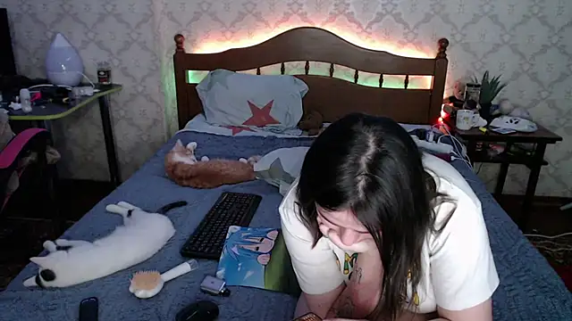 Snapshot of FelvivalKitty chatting on 5, 1, 2025 FelvivalKitty online show from 5, 1, 2025