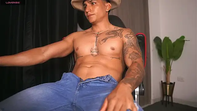 Snapshot of muscle_boyhorny chatting on 9, 1, 2025 muscle boyhorny online show from 9, 1, 2025