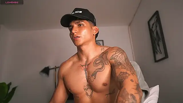 Snapshot of muscle_boyhorny chatting on 16, 1, 2025 muscle boyhorny online show from 16, 1, 2025