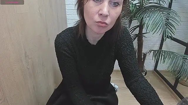 ZoeEast online show from 14, 12, 2024