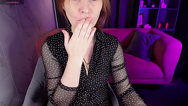 ZoeEast online show from 18, 1, 2025