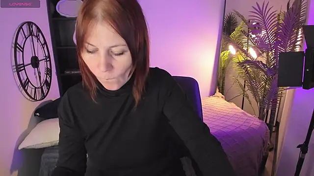 ZoeEast online show from 22, 10, 2025