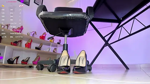 Snapshot of violettastrada chatting on 8, 2, 2025 violettastrada online show from 8, 2, 2025