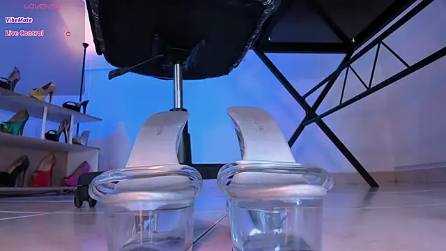 Snapshot of violettastrada chatting on 8, 3, 2025 violettastrada online show from 8, 3, 2025