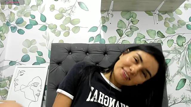 atilanadiaz7 online show from 14, 1, 2025