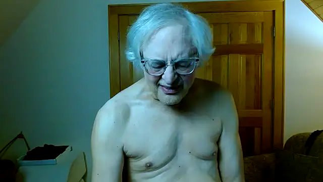 Snapshot of stripfun23 chatting on 1, 11, 2025 stripfun23 online show from 1, 11, 2025