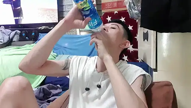 Snapshot of JJjing chatting on 3, 10, 2025 JJjing online show from 3, 10, 2025