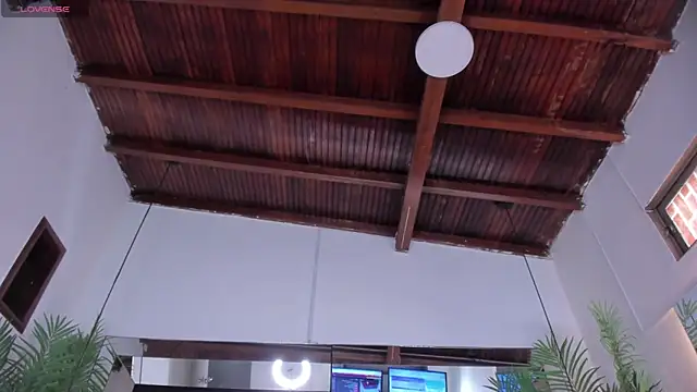 emily-fox online show from 25, 2, 2025