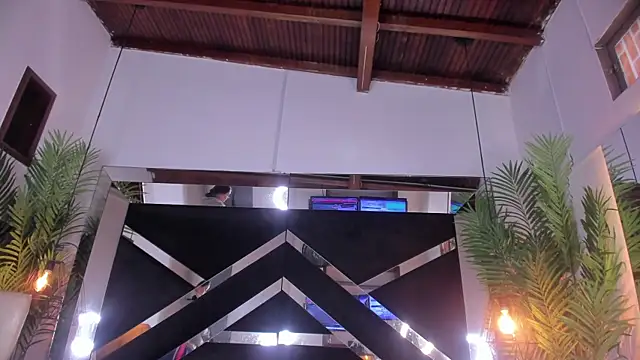 emily-fox online show from 15, 9, 2025