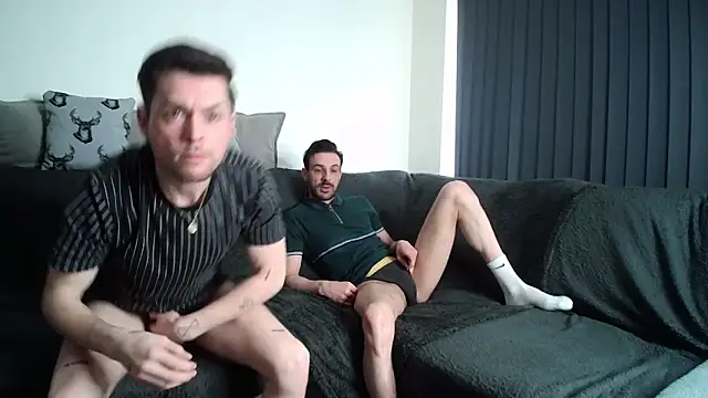 Snapshot of twotwinkhusbandss chatting on 12, 4, 2026 twotwinkhusbandss online show from 12, 4, 2026