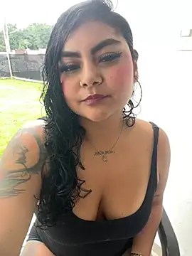 Snapshot of Juli_Walker chatting on 5, 3, 2026 Juli Walker online show from 5, 3, 2026