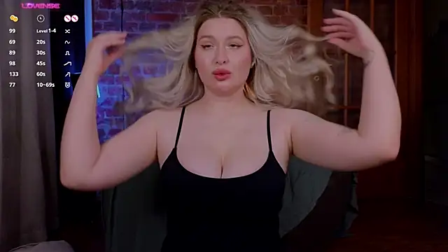 Snapshot of helen_frogg chatting on 18, 11, 2025 helen frogg online show from 18, 11, 2025