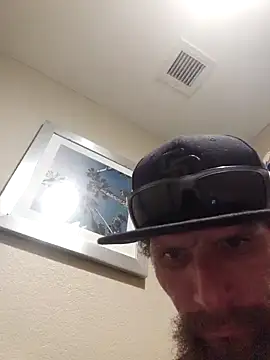 Snapshot of Crackkers chatting on 20, 12, 2024 Crackkers online show from 20, 12, 2024