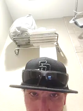 Snapshot of Crackkers chatting on 23, 12, 2024 Crackkers online show from 23, 12, 2024