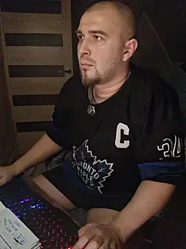 Foxyshaved online show from 28, 11, 2025