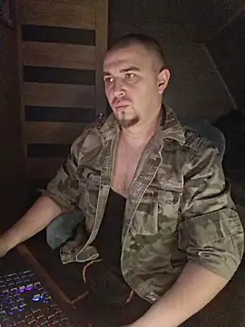 Snapshot of Foxyshaved chatting on 8, 1, 2026 Foxyshaved online show from 8, 1, 2026