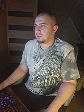 Snapshot of Foxyshaved chatting on 12, 1, 2026 Foxyshaved online show from 12, 1, 2026