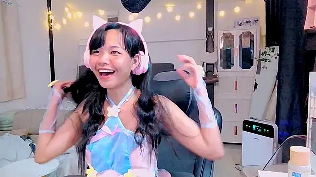 Snapshot of Kana_G chatting on 14, 2, 2025 Kana G online show from 14, 2, 2025