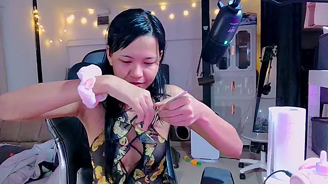 Snapshot of Kana_G chatting on 17, 2, 2025 Kana G online show from 17, 2, 2025